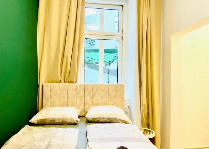 Apartment Budget 8br With Terrace For 16 Guests