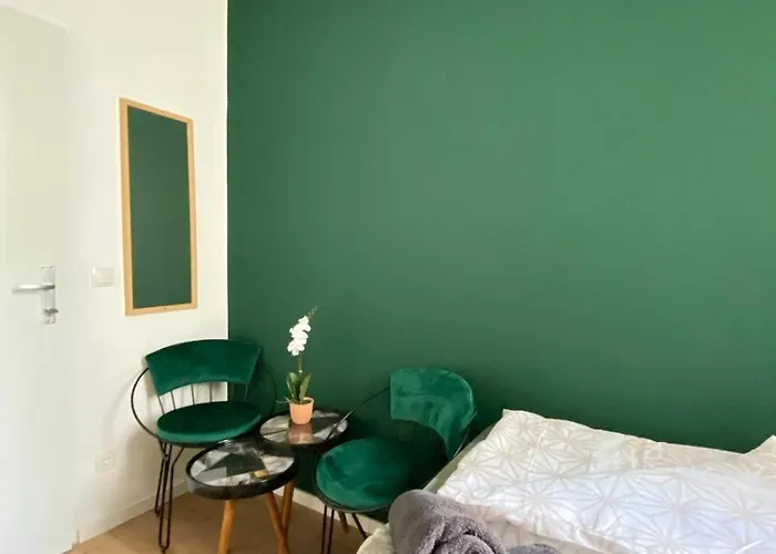 Apartment Budget 8br With Terrace For 16 Guests Vienna