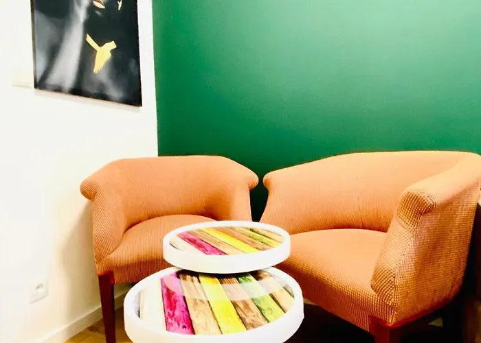 Apartment Budget 8br With Terrace For 16 Guests