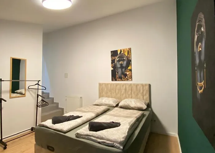 Budget 8br With Terrace For 16 Guests *
