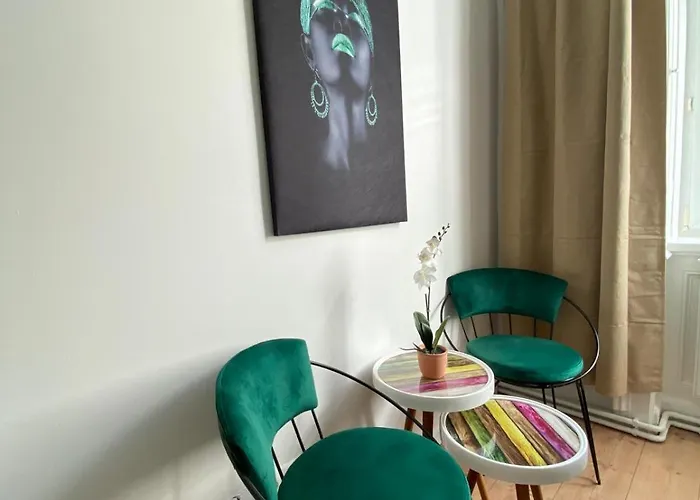 Apartment Budget 8br With Terrace For 16 Guests