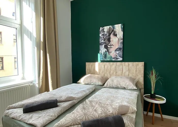 Apartment Budget 8br With Terrace For 16 Guests
