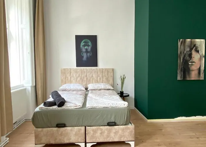 Apartment Budget 8br With Terrace For 16 Guests Vienna