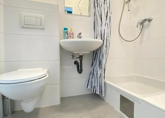 Budget 8br With Terrace For 16 Guests *
