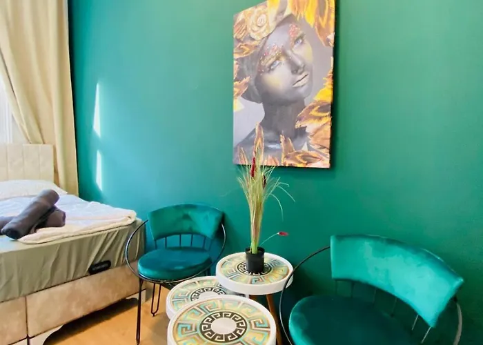 Budget 8br With Terrace For 16 Guests *