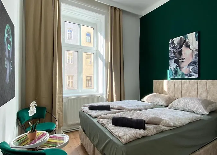 Budget 8br With Terrace For 16 Guests Apartment