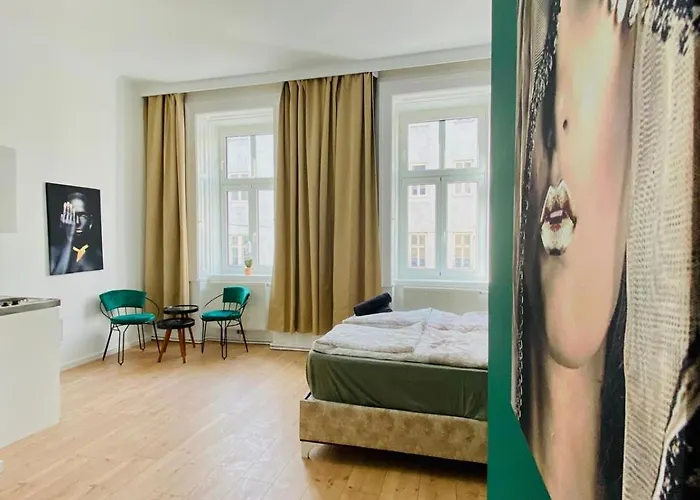 Budget 8br With Terrace For 16 Guests *