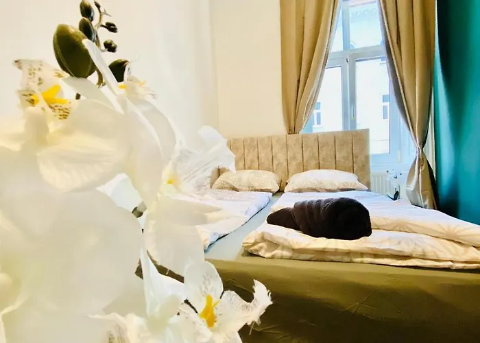 Budget 8br With Terrace For 16 Guests Apartment