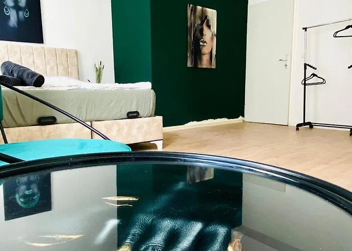 Apartment Budget 8br With Terrace For 16 Guests *