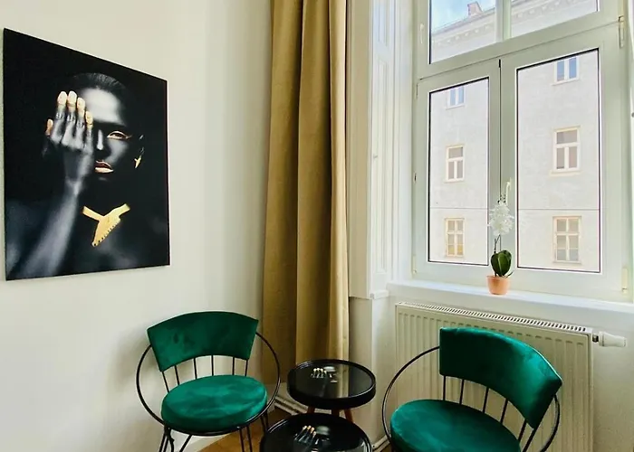 Apartment Budget 8br With Terrace For 16 Guests *