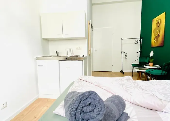 Apartment Budget 8br With Terrace For 16 Guests *