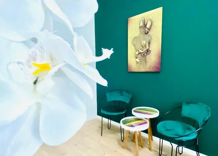 Apartment Budget 8br With Terrace For 16 Guests *